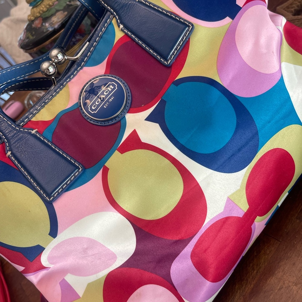 Coach Colorful Circles kiss lock  Tote Bag
